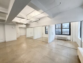 227-229 W 29th St, New York, NY for lease Interior Photo- Image 1 of 2