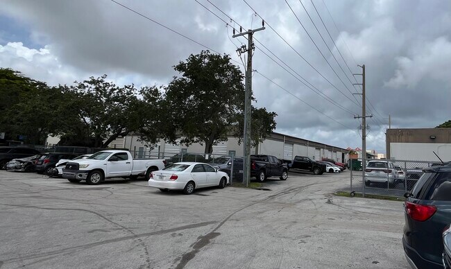 More details for 18700 SW 108th Ave, Cutler Ridge, FL - Industrial for Lease