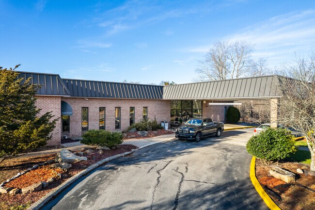 Plus de détails pour 35 Hospitality Way, Lake Harmony, PA - Services hôteliers à vendre