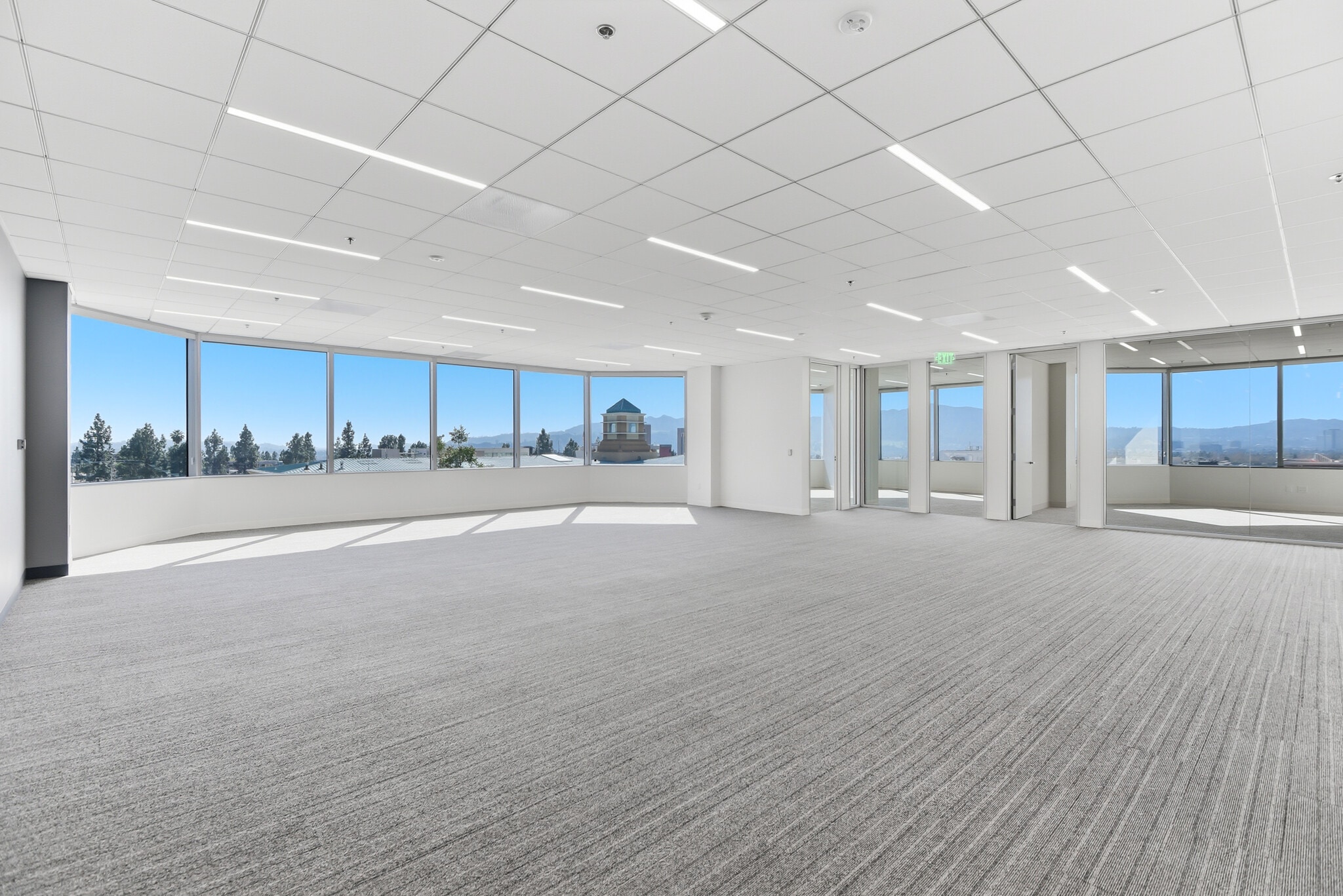 333 N Glenoaks Blvd, Burbank, CA à louer Photo intérieure- Image 1 de 3