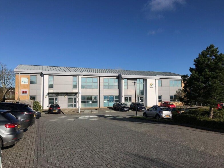12 William Prance Rd, Plymouth à louer - Photo du bâtiment - Image 2 de 2