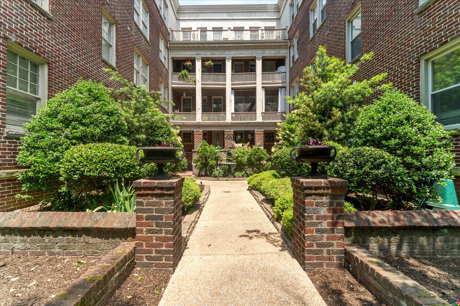 230 E 40th St, Norfolk, VA à vendre Photo du bâtiment- Image 1 de 14