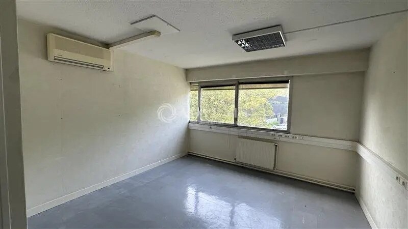 Office in Neuilly-sur-Marne for lease - Interior Photo - Image 3 of 7