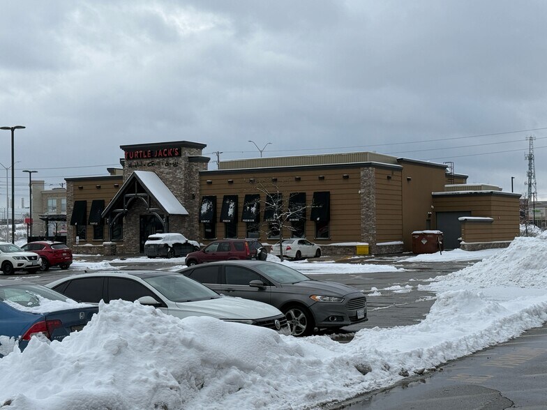 10 Cottrelle Blvd, Brampton, ON à vendre - Photo du bâtiment - Image 3 de 22