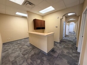 325 N Williamson Blvd, Daytona Beach, FL à louer Photo intérieure- Image 2 de 15