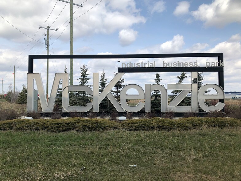 McCoy Dr, Red Deer, AB à vendre - Photo du bâtiment - Image 1 de 5