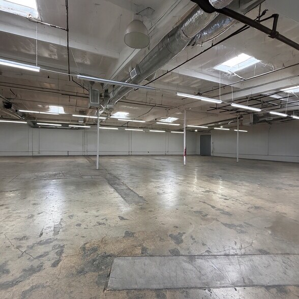 147-155 Mission Rd, Los Angeles, CA for lease - Building Photo - Image 1 of 7