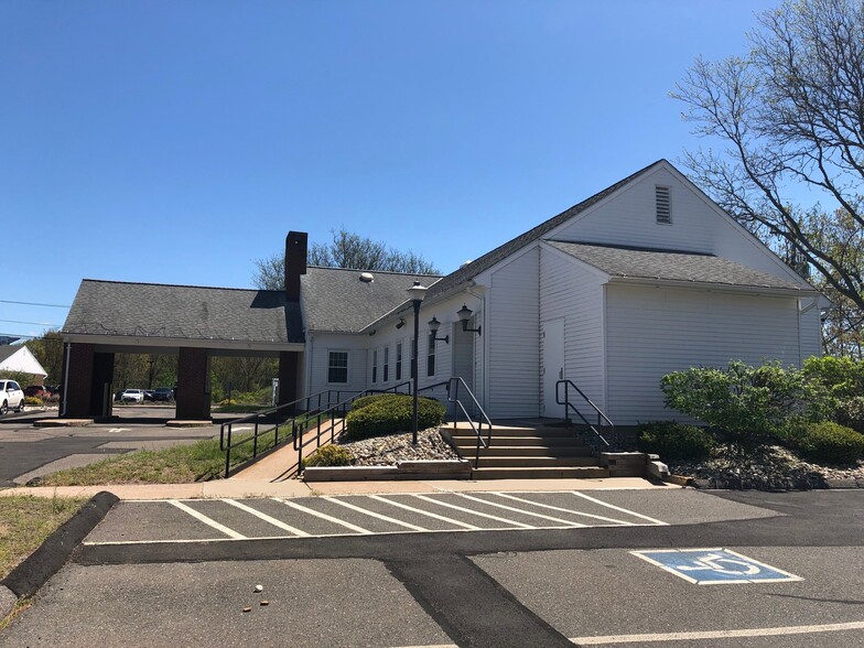 2133 Poquonock Ave, Windsor, CT for sale - Building Photo - Image 3 of 5