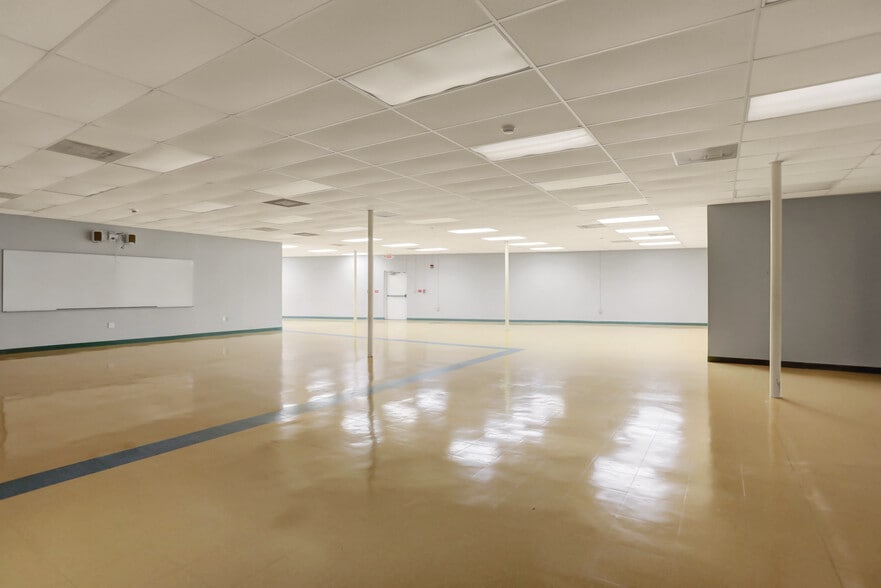 1299 E Mclemore Ave, Memphis, TN à vendre - Photo intérieure - Image 3 de 14