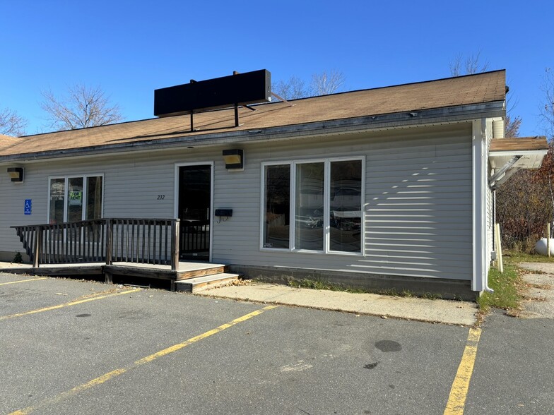 230 Wilton Rd, Farmington, ME for lease - Building Photo - Image 2 of 21