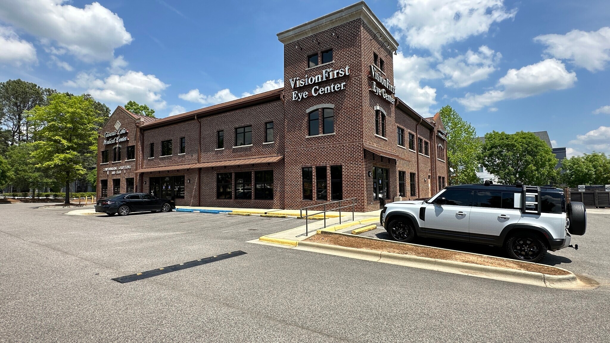 3240 Edwards Lake Pky, Birmingham, AL à louer Photo du bâtiment- Image 1 de 3