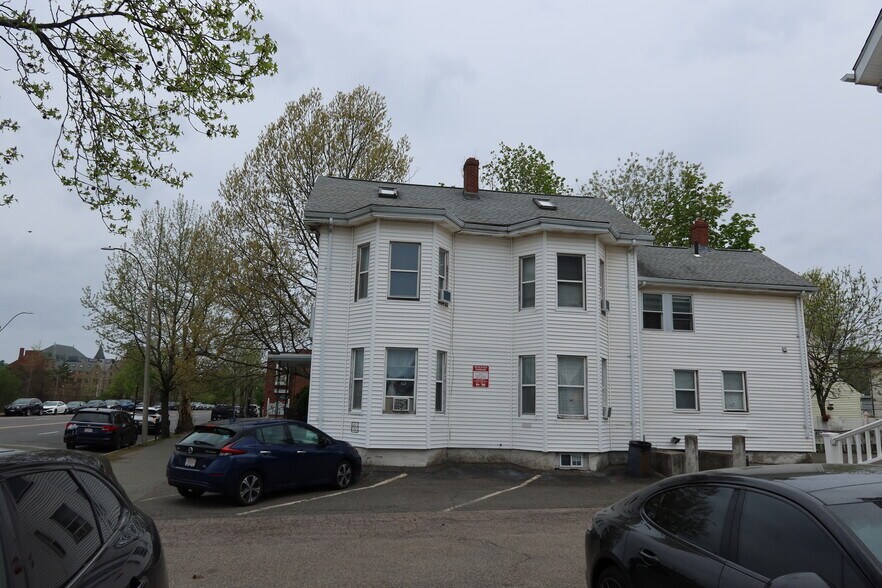 727 Washington St, Newton, MA à vendre - Photo du bâtiment - Image 3 de 7