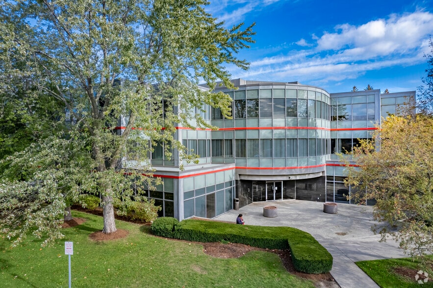 1599 Hurontario St, Mississauga, ON à louer - Photo du bâtiment - Image 1 de 5