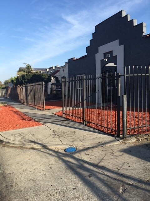 1114-1120 E 67th St, Los Angeles, CA for sale Building Photo- Image 1 of 3