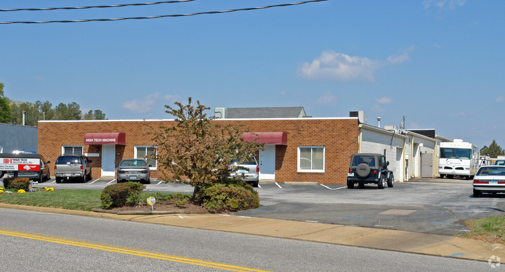 11010 Trade Rd, Richmond, VA for lease - Building Photo - Image 1 of 3