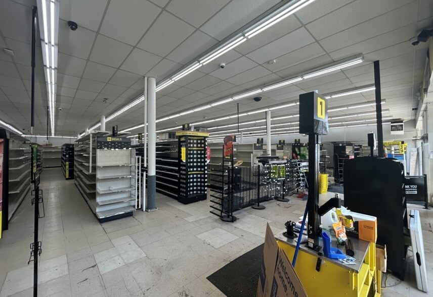 325 E 8th Ave, Homestead, PA à vendre - Photo intérieure - Image 3 de 3