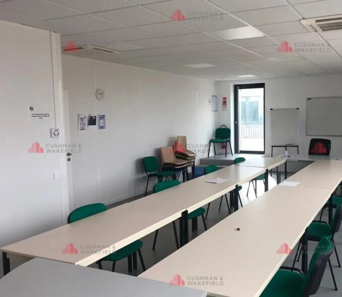 Office in Besançon for lease - Interior Photo - Image 2 of 4