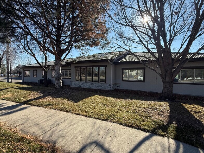 1921 E Overland Rd, Meridian, ID à louer - Photo du bâtiment - Image 3 de 13