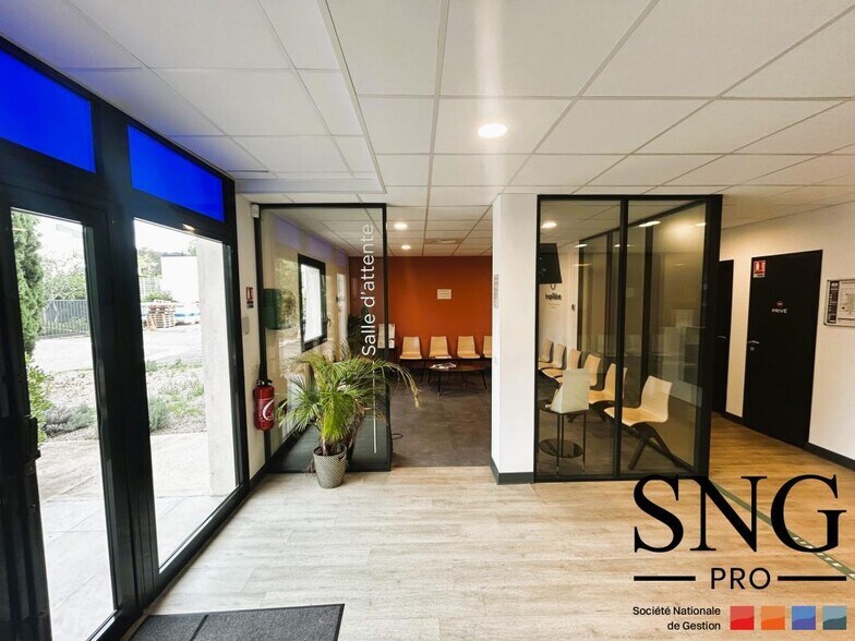 400 Rue Pierre Berthier, Aix-en-Provence à louer - Hall d’entrée - Image 3 de 15