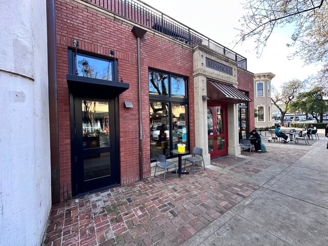 610 2nd St, Davis, CA à louer - Photo du bâtiment - Image 3 de 20