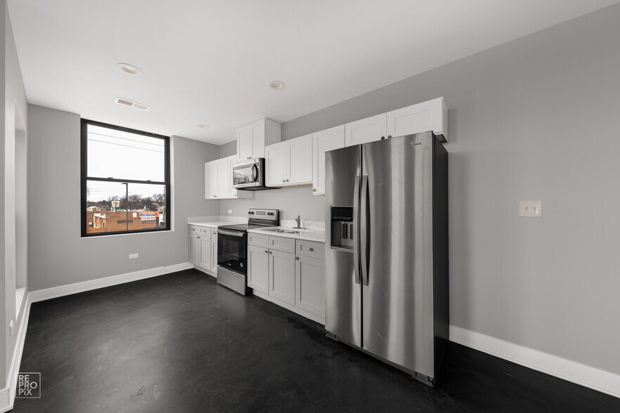 10301 S Kedzie Ave, Chicago, IL à louer - Photo intérieure - Image 2 de 9