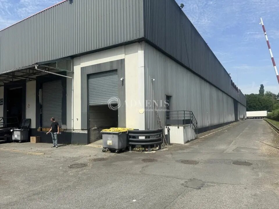 Industrial in Gonesse for lease Building Photo- Image 1 of 11