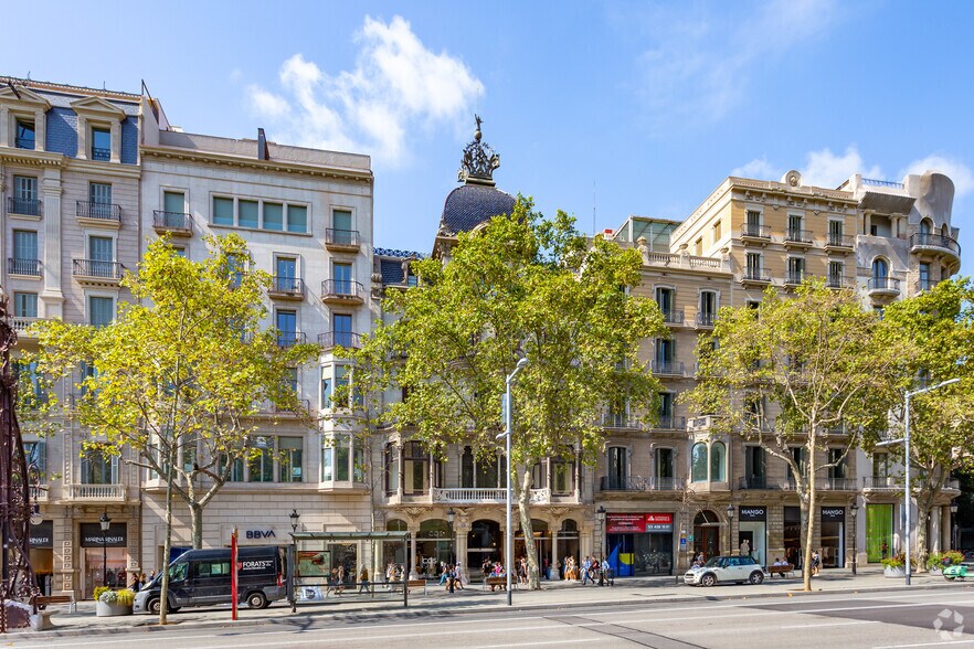 Commerce de détail dans Barcelone, Barcelona à vendre - Photo du bâtiment - Image 2 de 4