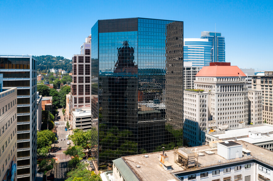 1050 SW 6th Ave, Portland, OR for lease - Building Photo - Image 1 of 5