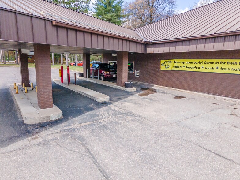 103 Elm St, Woodruff, WI à vendre - Photo du bâtiment - Image 2 de 15