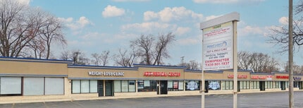 600-658 N Addison Rd, Villa Park, IL à louer Photo du bâtiment- Image 1 de 6