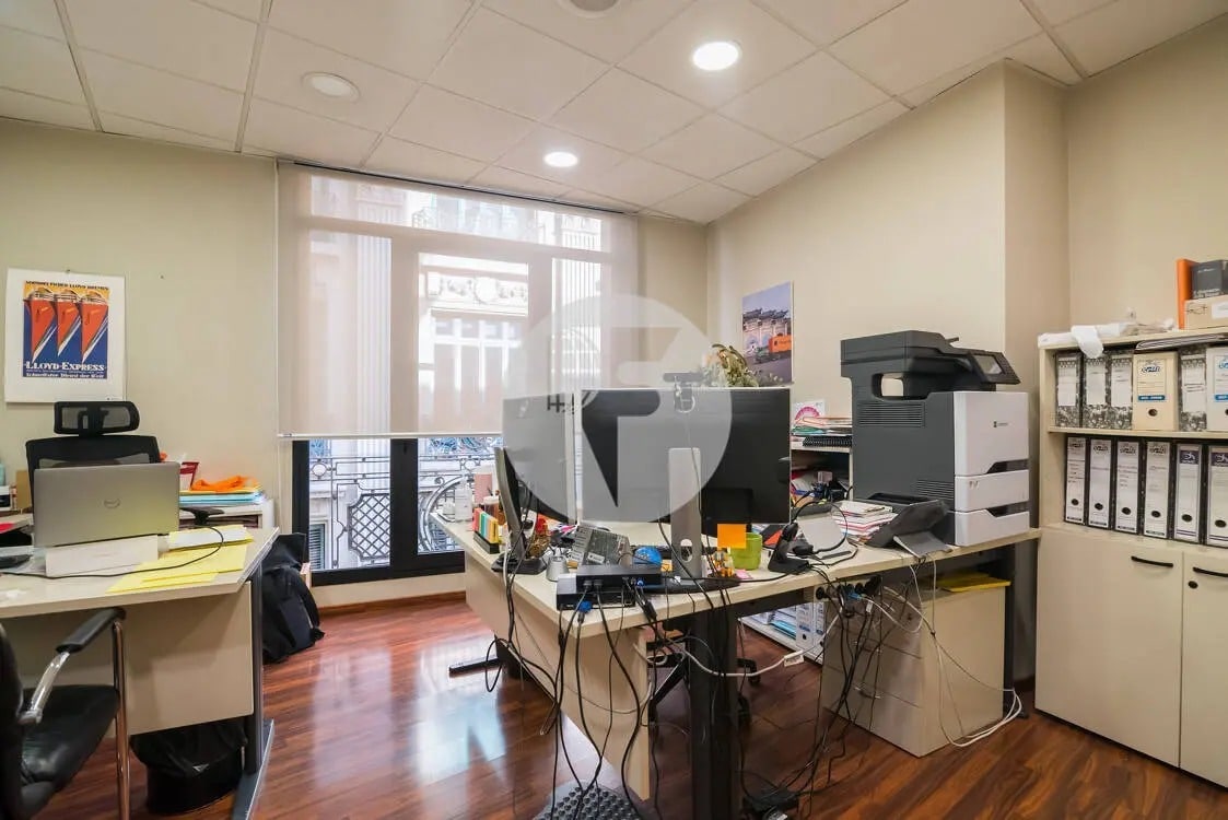 Office in Barcelona, Barcelona for lease Interior Photo- Image 1 of 12