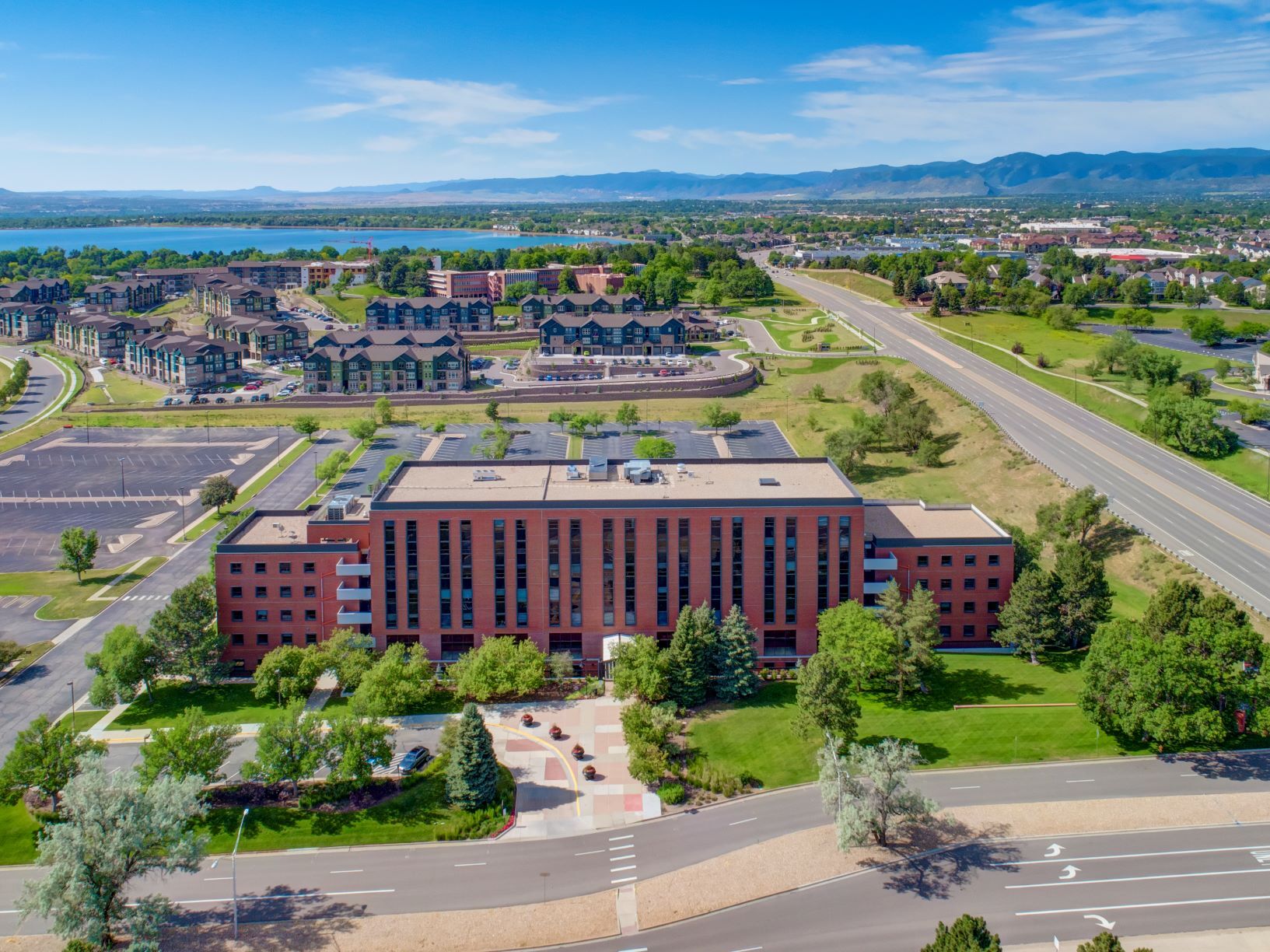 3900 S Wadsworth Blvd, Lakewood, CO à louer Photo du bâtiment- Image 1 de 33