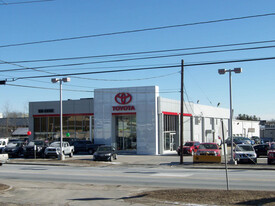 18,000 sf on 2.2 AC ~ 250+ Parking Spots - Propriété automobile