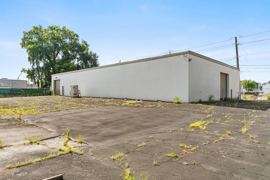 1117 Deloss St, Indianapolis, IN for lease - Building Photo - Image 2 of 5