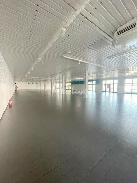 Retail in Nancy for sale - Interior Photo - Image 2 of 5
