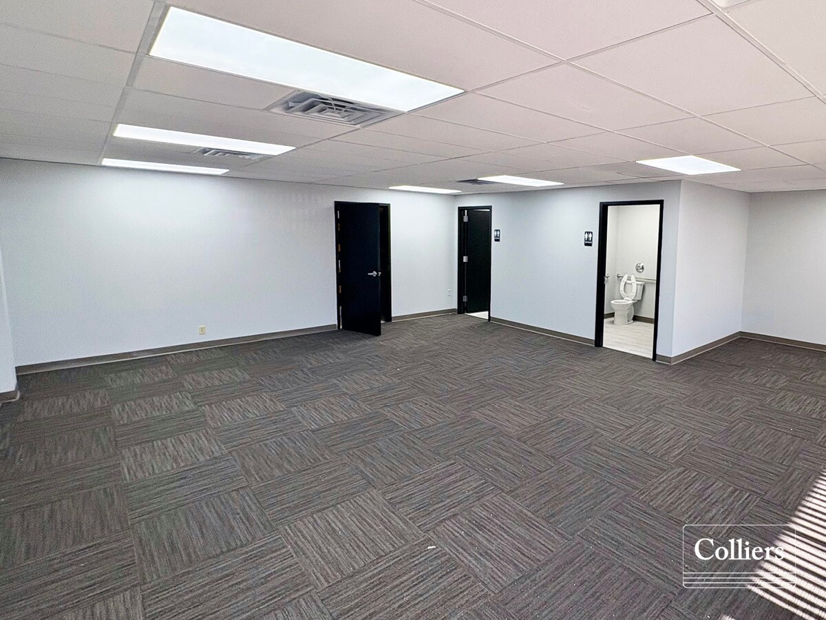 10855-10859 Metro Ct, Maryland Heights, MO for lease Interior Photo- Image 1 of 3