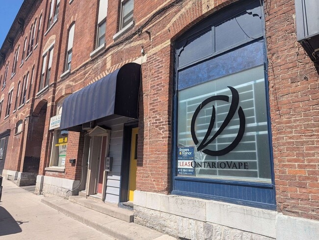 Plus de détails pour 32 Montreal St, Kingston, ON - Bureau/Commerce de détail à louer