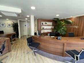 152 High St, Berkhamsted for lease Interior Photo- Image 1 of 2