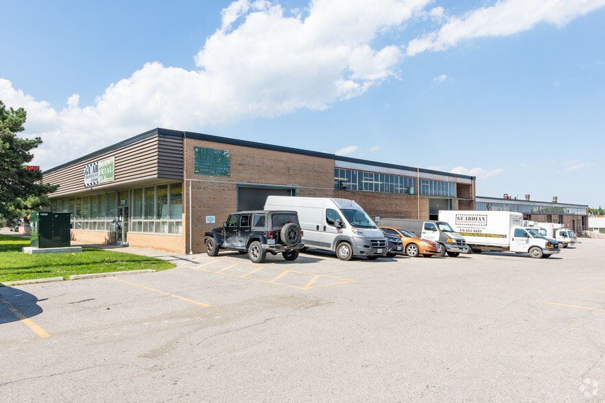 777-795 Alness St, Toronto, ON for lease - Building Photo - Image 3 of 3