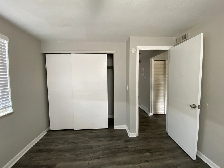 1415-1425 Kingston St, Aurora, CO à vendre - Photo du bâtiment - Image 2 de 14