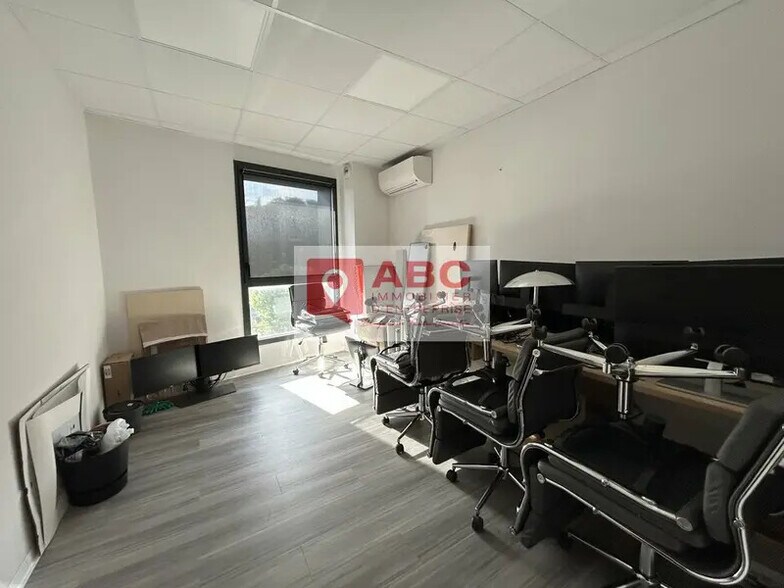 Office in Lattes for lease - Interior Photo - Image 2 of 4