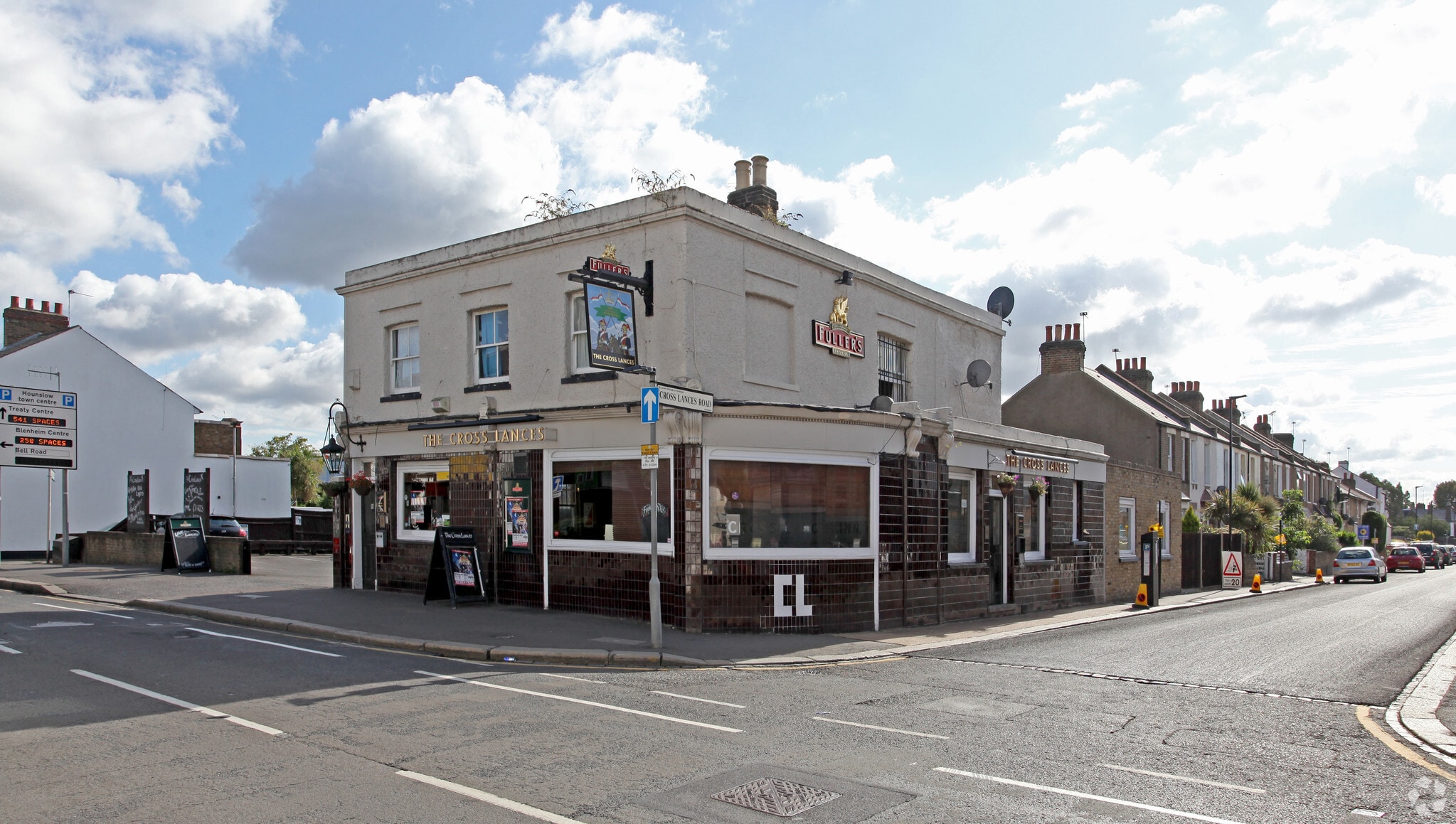 236 Hanworth Rd, Hounslow for sale Primary Photo- Image 1 of 13