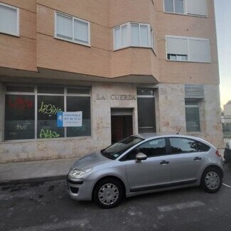 Plus de détails pour Multi-résidentiel à vendre