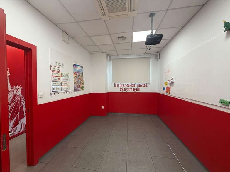 Retail in Alcorcón, Madrid for lease - Interior Photo - Image 2 of 7