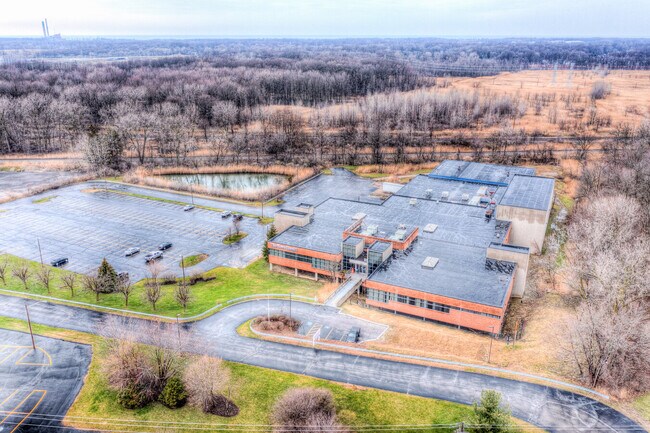 Plus de détails pour 7085 Mentor Ave, Willoughby, OH - Bureau à louer