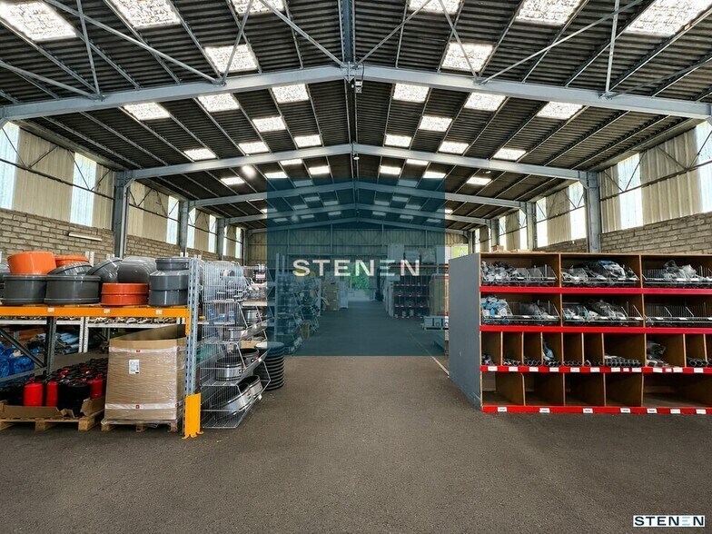 Industrial in Avignon for lease - Interior Photo - Image 2 of 4
