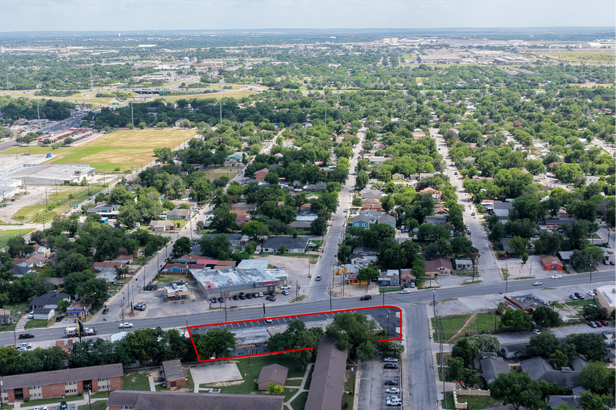 1307-1407 Castroville Rd, San Antonio, TX for lease - Building Photo - Image 3 of 5