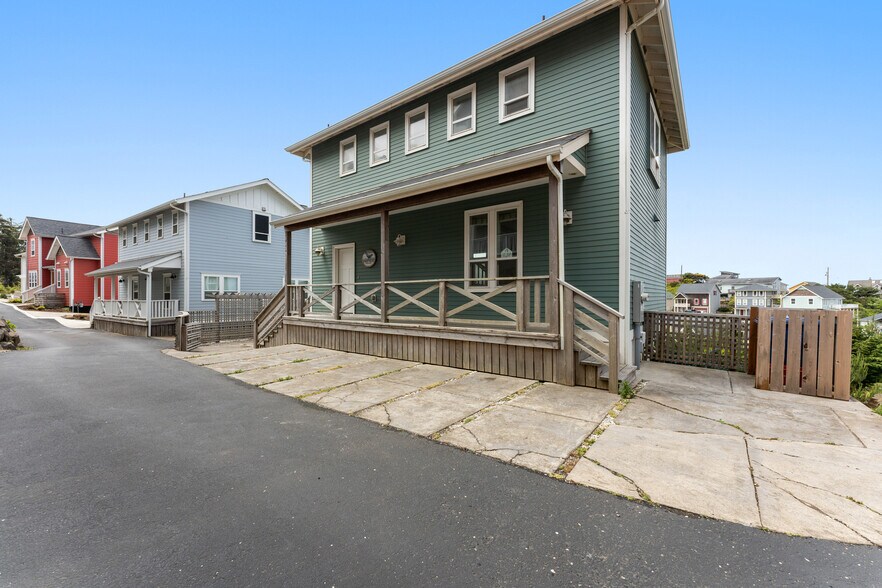 2539 SW Coral Loop, Lincoln City, OR for sale - Building Photo - Image 2 of 41