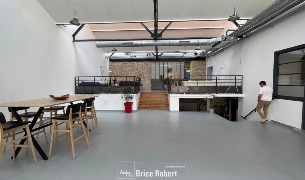 Retail in Lyon for sale - Interior Photo - Image 2 of 6