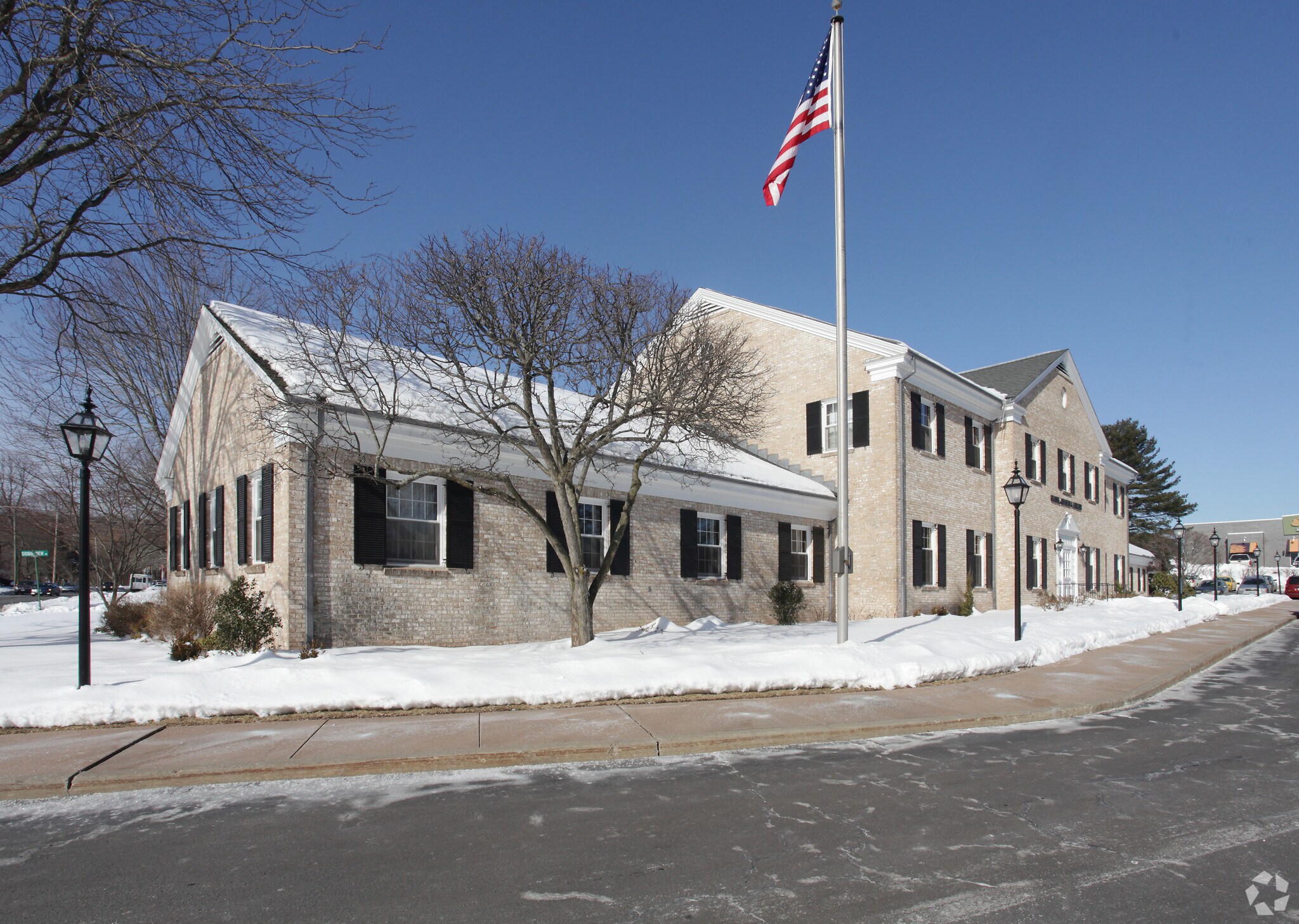 1137 Silas Deane Hwy, Wethersfield, CT à vendre Photo principale- Image 1 de 3